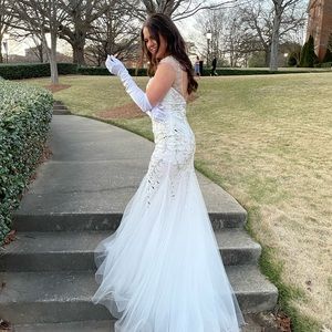 White Mermaid Prom/Formal Gown, Size 4, Claudine for Alyce Special Occasion